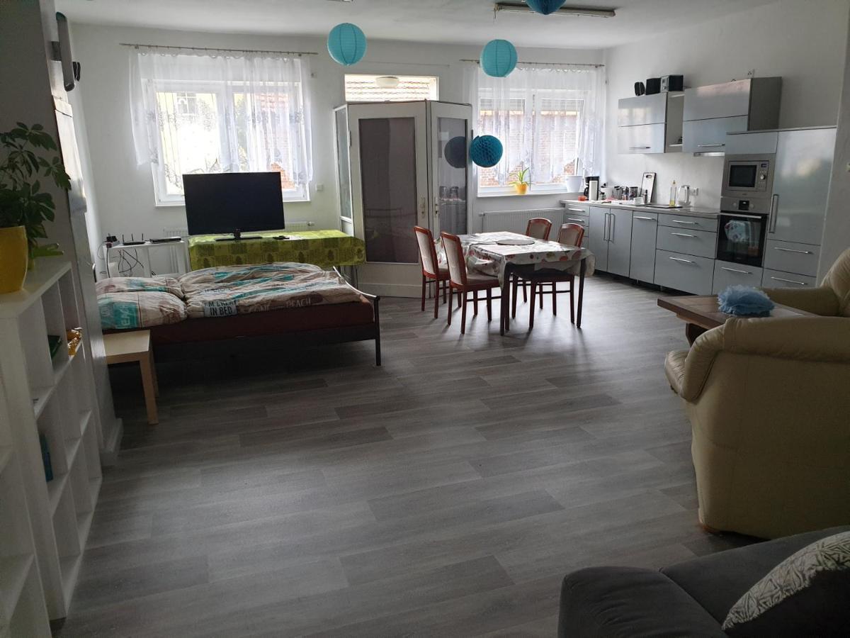 Einraum-Ferienwohnung 46M2 Eisenhuettenstadt-Diehlo Εξωτερικό φωτογραφία